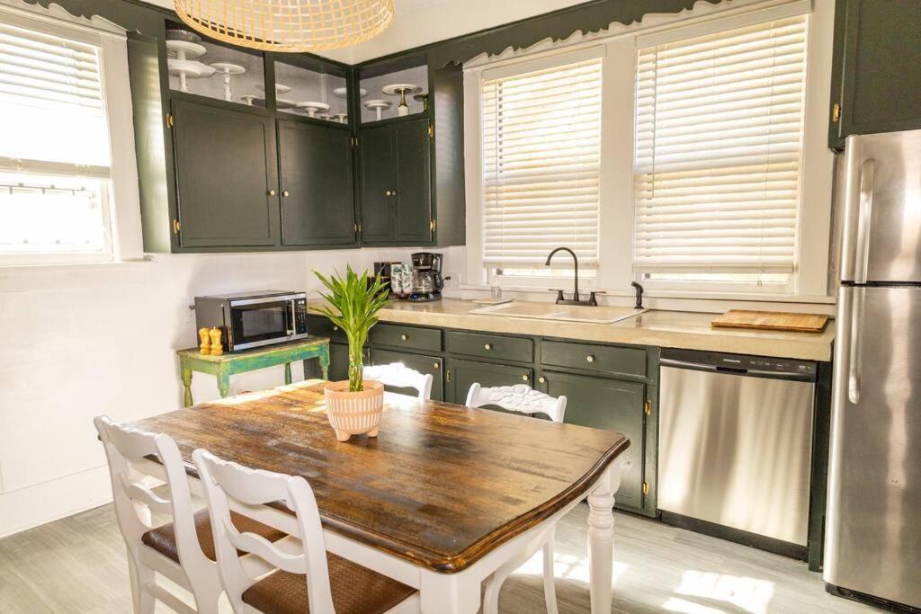 J Birds' Bungalow In The Heart Of Midtown 孟菲斯 外观 照片